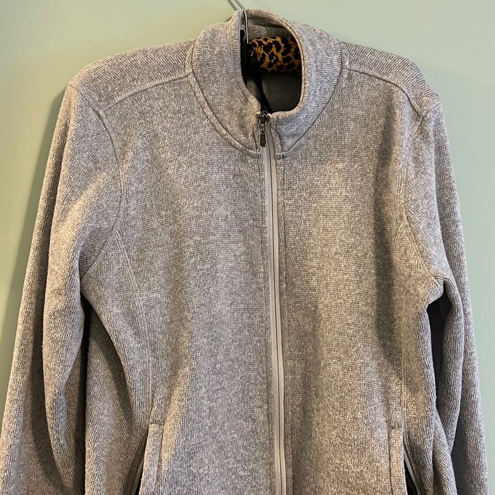 Orvis size large woman’s zip up